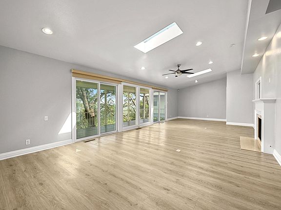 5th image of 3427 Monte Vista Dr