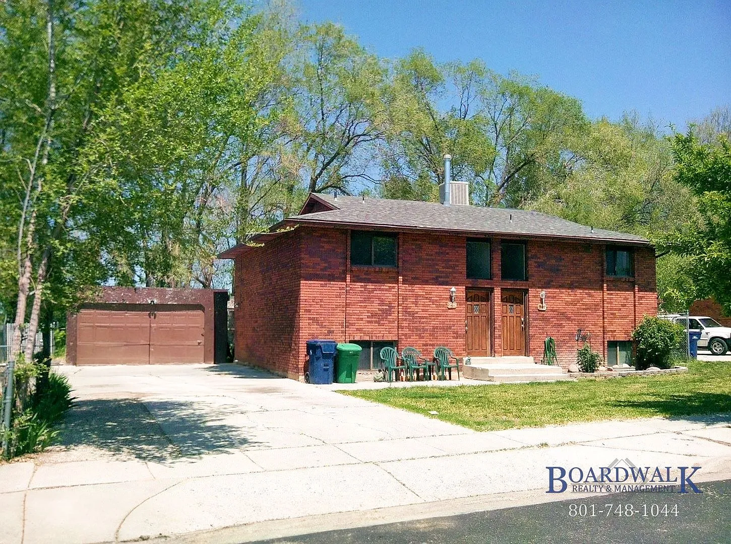 3 bed, 1.0 bath, 1271 sqft, $1,550 — Photo 2