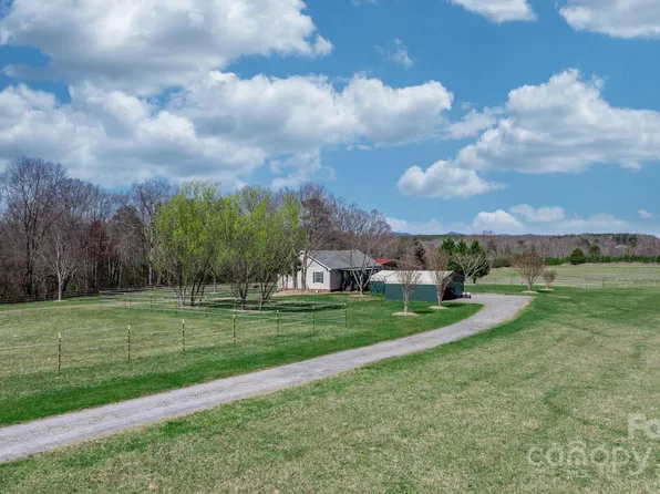 1495 Old Charlotte Rd, Taylorsville, NC 28681