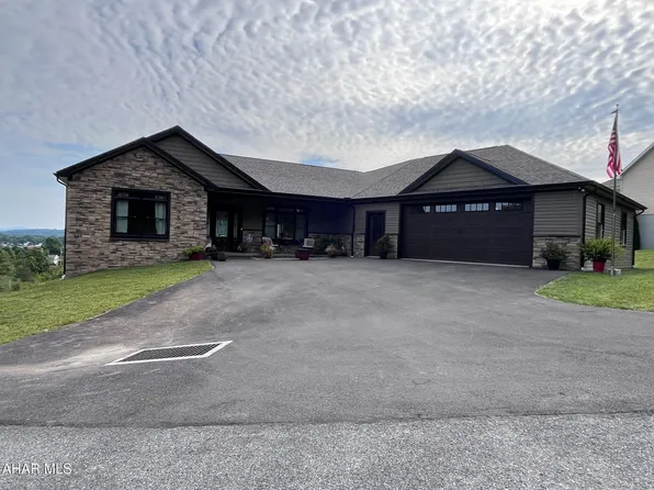 257 Vista View Ln, East Freedom, PA 16637