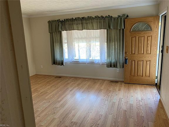2nd image of 802 Quince Cir