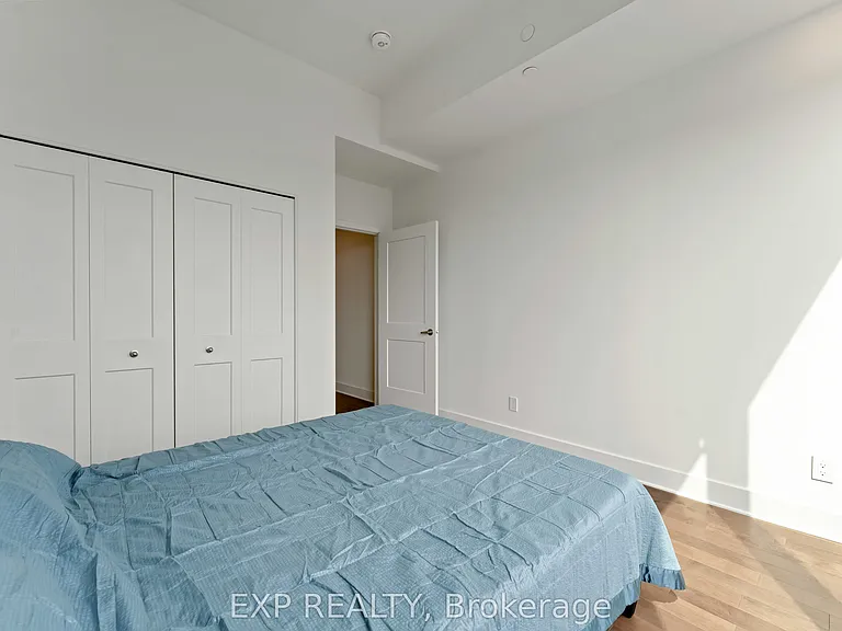 180 George St #2607 — Photo 33