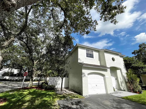 9832 NW 9th Ct, Fort Lauderdale, FL 33324