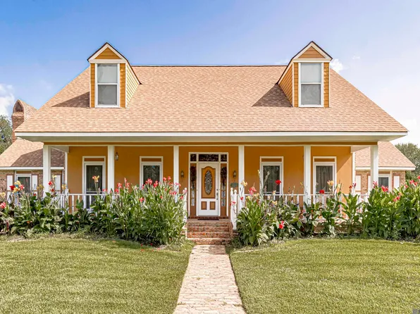 12111 Lake Sherwood Ave N, Baton Rouge, LA 70816