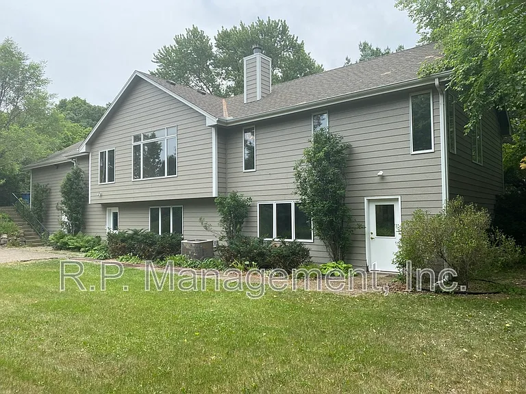 4626 Linnea Ln — Photo 1
