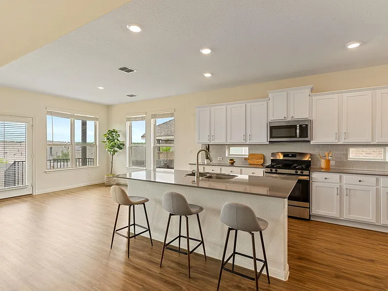 607 Allende Bnd — Photo 10