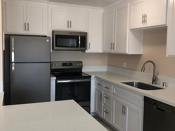 3rd image of 1611 Cormorant Way APT 2