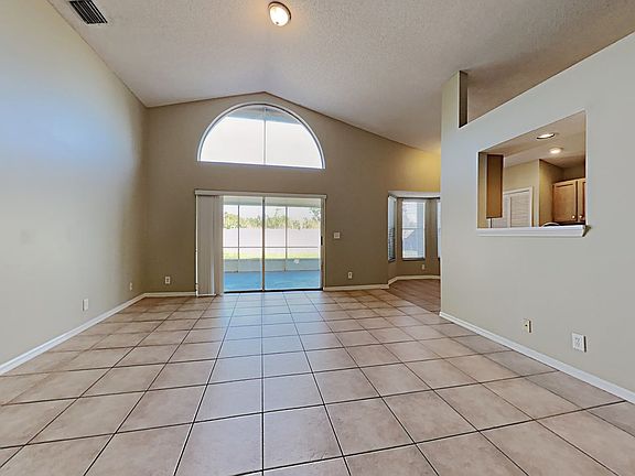 4th image of 28 Meadows Park Ln