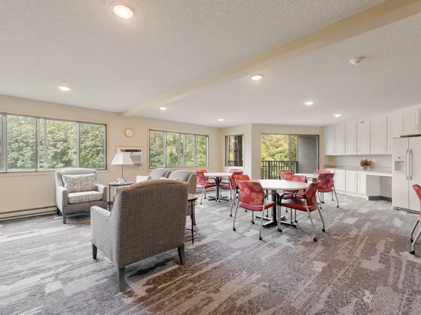 Lakewood Hills Apartments