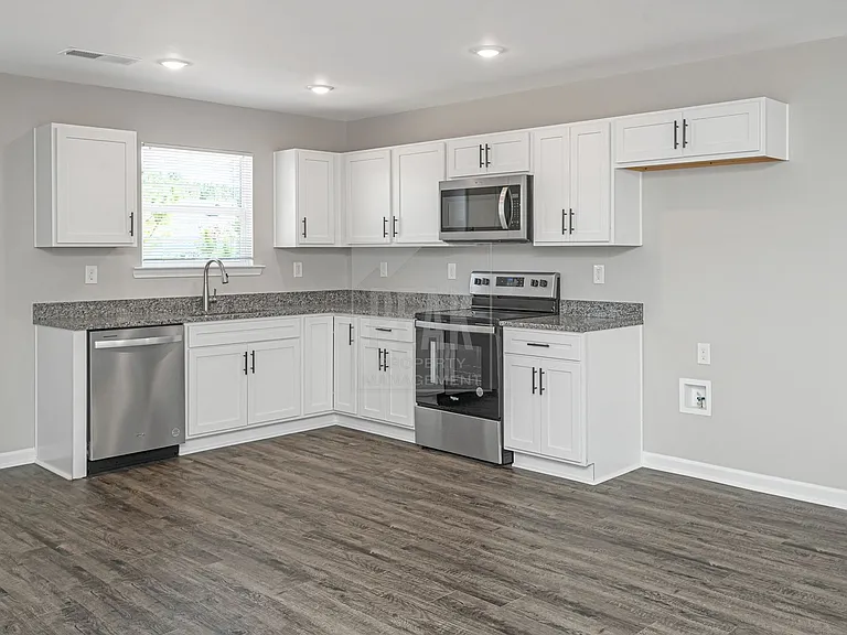 540 Woodland Cir — Photo 16