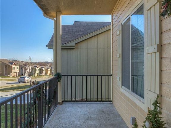 4th image of 7012 S 183rd Ave