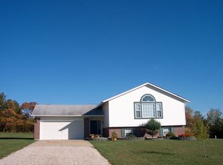 102 Beth Ann Dr, Winfield, MO 63389