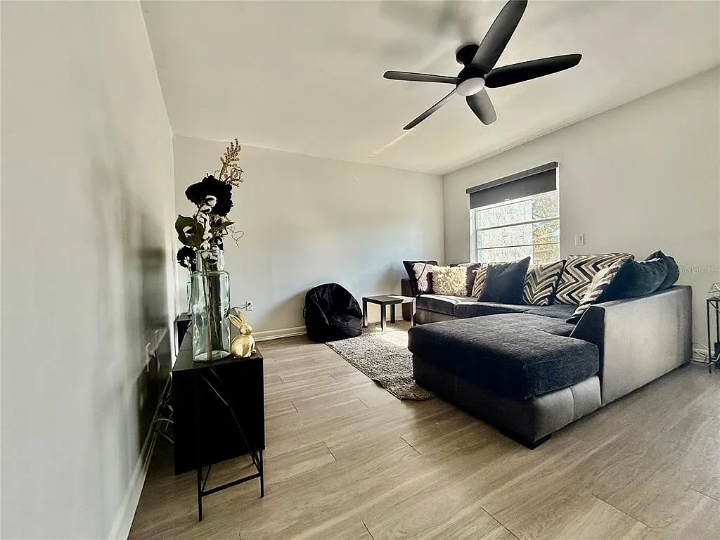 Building Photo - 2507 N Alafaya Trl #12