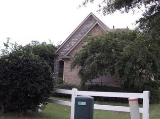 7931 Lowrance Rd, Memphis, TN 38125