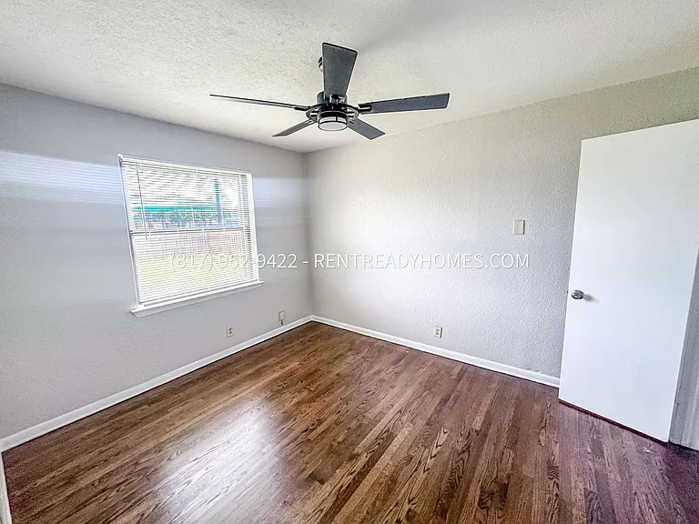 3022 Larry Dr — Photo 4