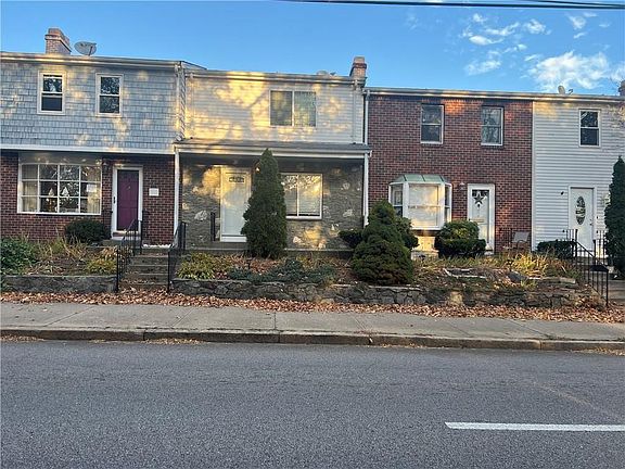 3rd image of 216 School St Unit 4