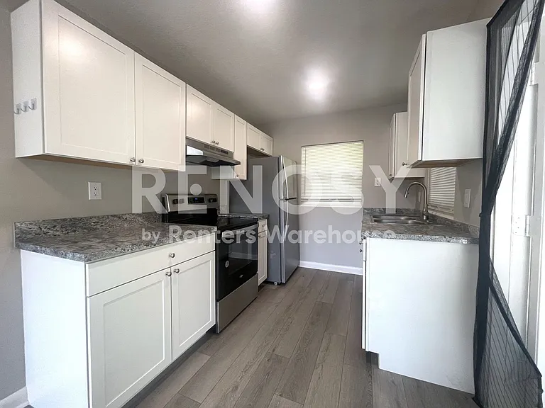 310 S Arcturas Ave #3 — Photo 7