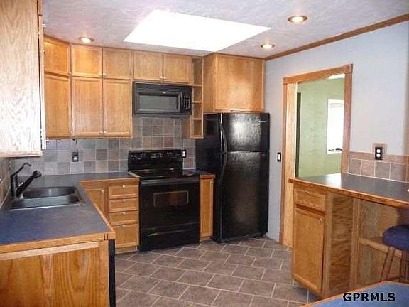 2nd image of 804 S Logan Ave