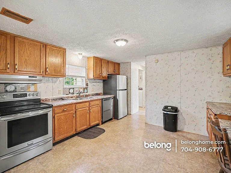857 Stony Point Rd — Photo 14