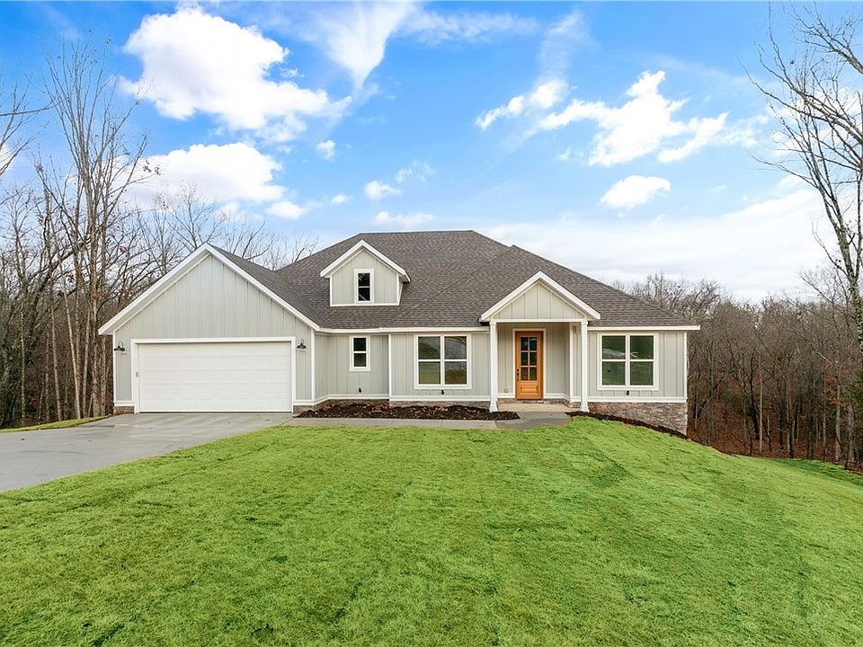 1st image of 16 Dundonald Ln
