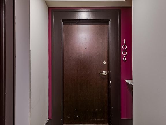 4th image of 314 N Broadway APT 1006