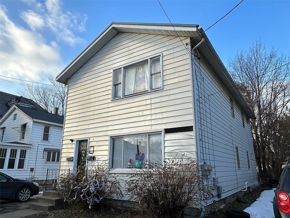 2nd image of 746 E 12th St