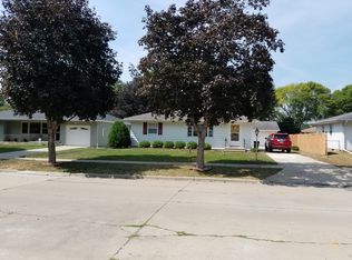 2406 Teresa Dr SW, Cedar Rapids, IA 52404