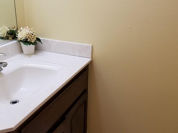 5th image of 403 S 48th Ln APT 3