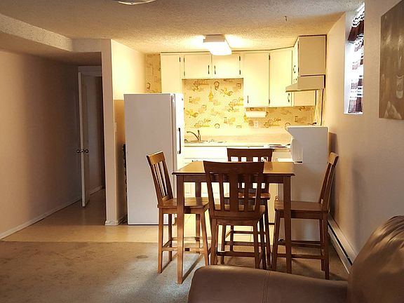 3rd image of 124 N 3rd St #B