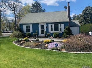 112 S Country Rd, East Patchogue, NY 11772