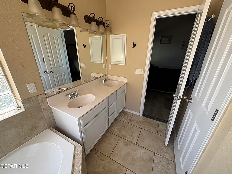 11008 Cattle Ranch St — Photo 22
