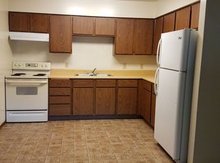 320 7th St #10, Hudson, SD 57034