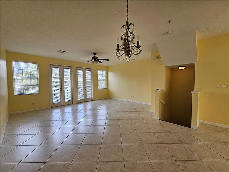 2927 Pointeview Dr — Photo 5