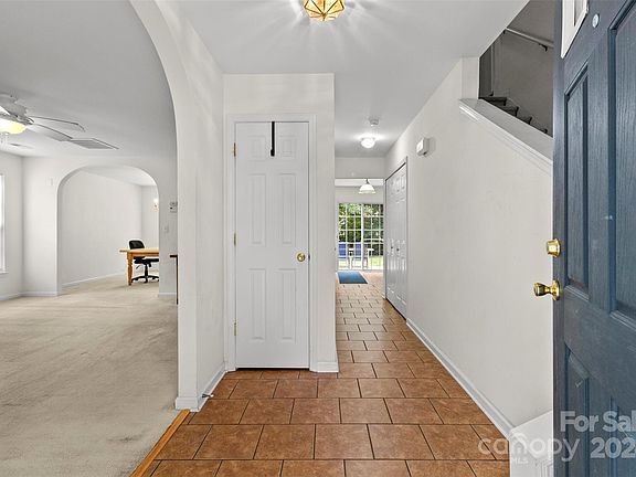3rd image of 1514 Juniper Hills Ln