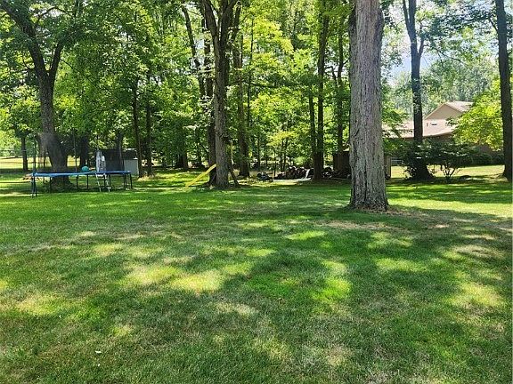 5th image of 1098 Beechwood Dr