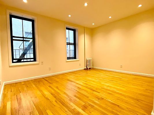 2nd image of 539 E 78th St APT 2E