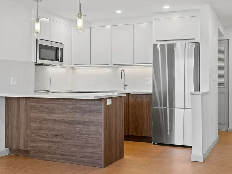 1241 Beacon St #4 — Photo 4