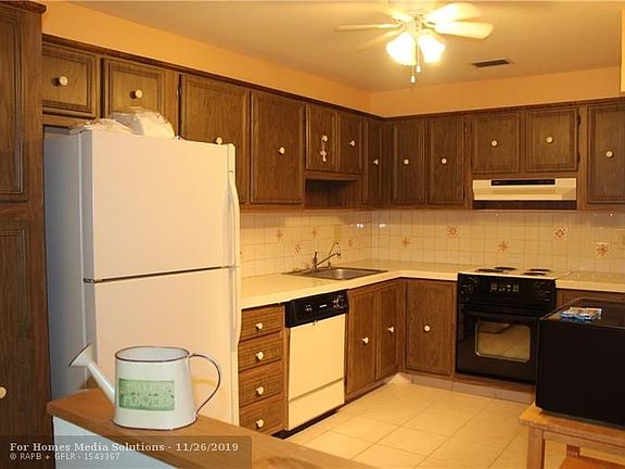4th image of 1025 NW 85th Ter #C107
