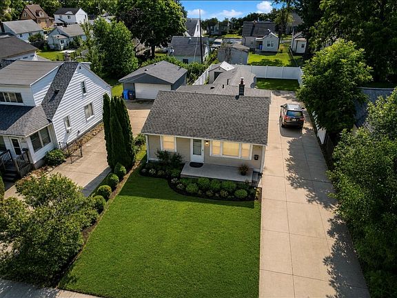 2nd image of 26536 Palmer Blvd