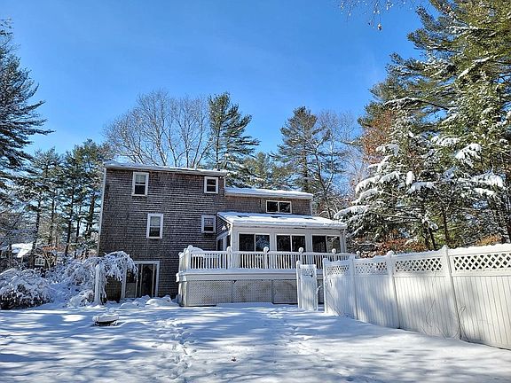 2nd image of 275 Edgewater Dr