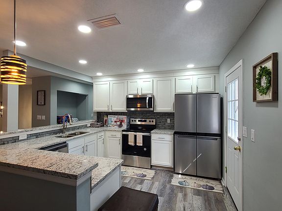 3rd image of 5224 Roanoke Blvd