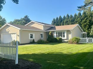 5010 W Ashland Dr, McHenry, IL 60050