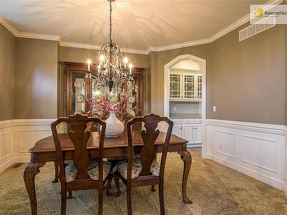 3rd image of 5872 Edgewater Dr