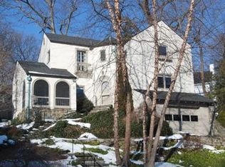 97 Valley Rd, Larchmont, NY 10538