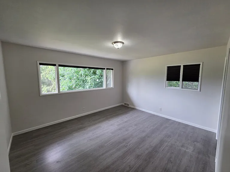 1530 Eastmont Ave — Photo 13