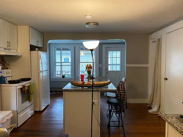 49 Walnut St #1 — Photo 4