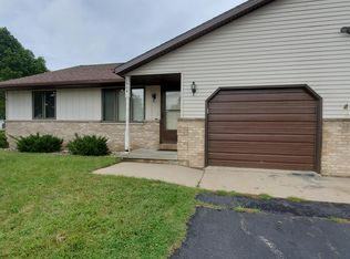 1504 Endl Blvd #1, Fort Atkinson, WI 53538