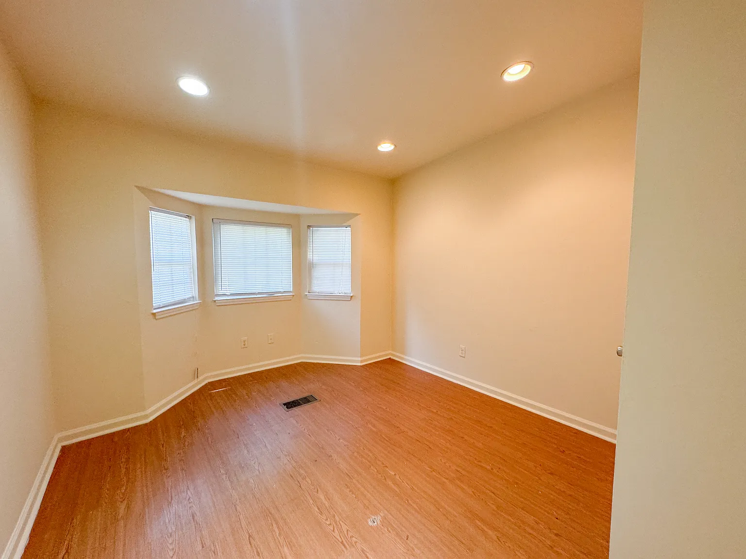 1614 Mayhew Street — Photo 4