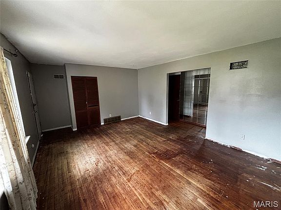 4th image of 11153 Landseer Dr
