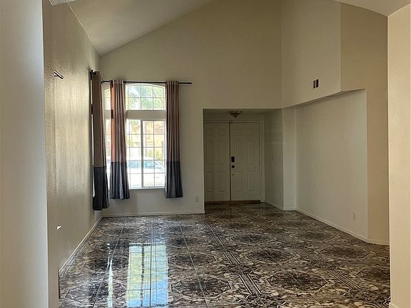 3rd image of 15827 Fiddleleaf Rd